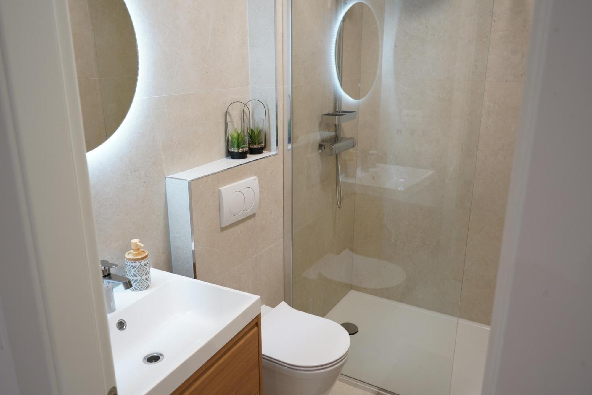 Apartman Luxury Beachside Stobrec, 30m To Pebble Beach, Restaurants, Center Of Stobrec